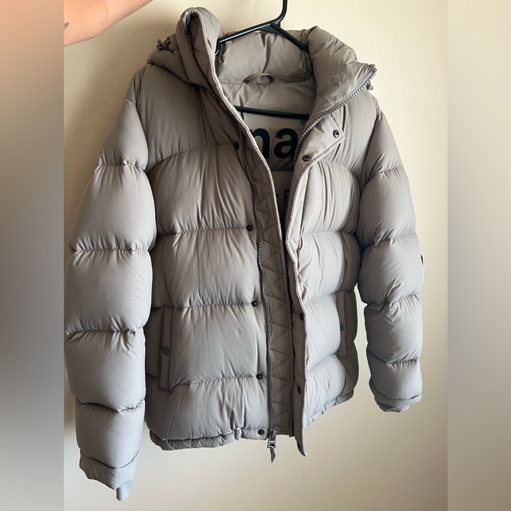 Aritzia TNA super puff